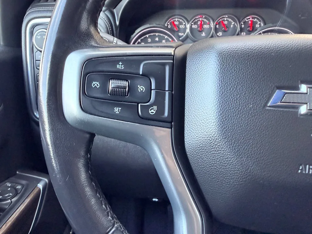 Chevrolet Silverado photo 10