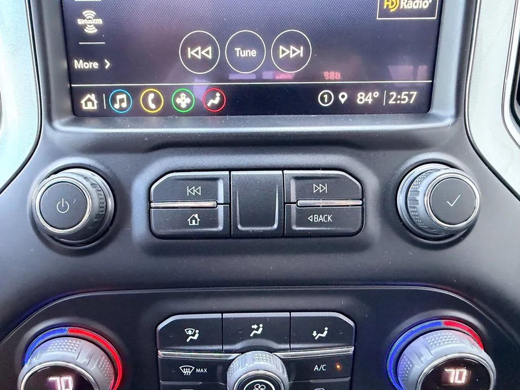 Chevrolet Silverado photo 18