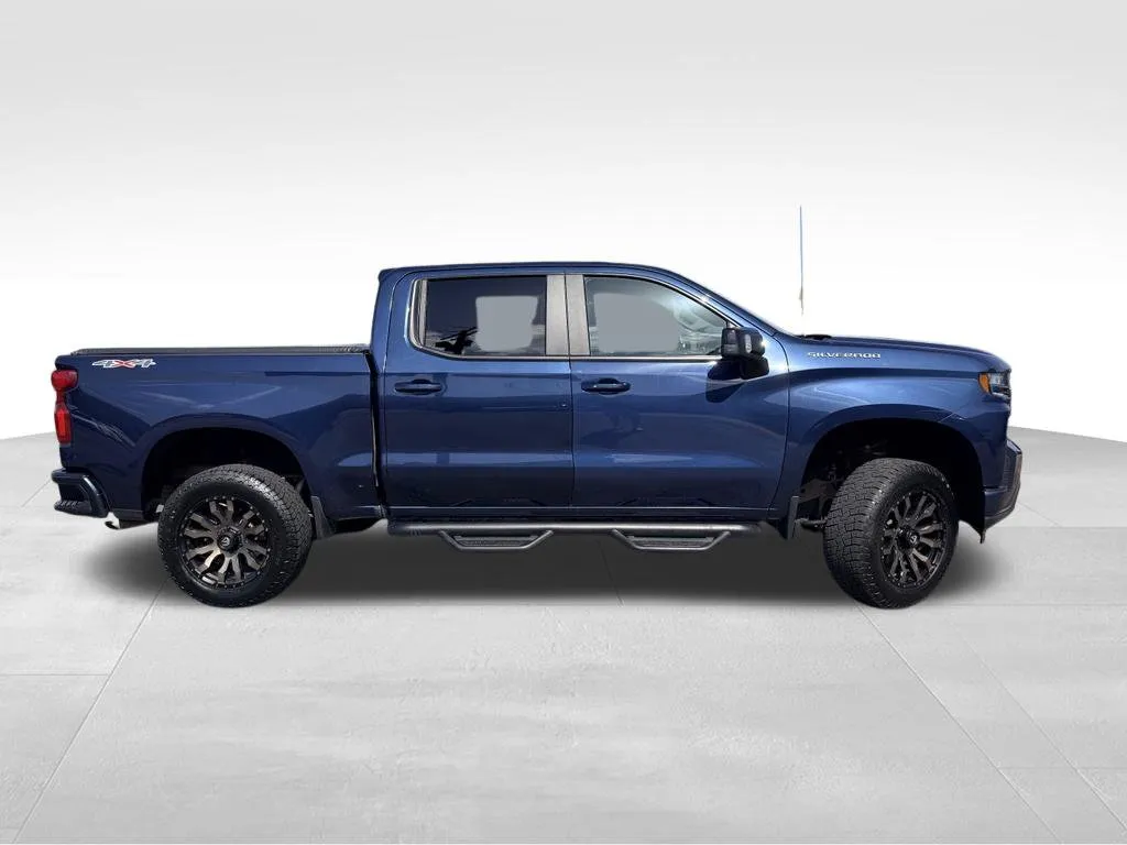 Chevrolet Silverado photo 28