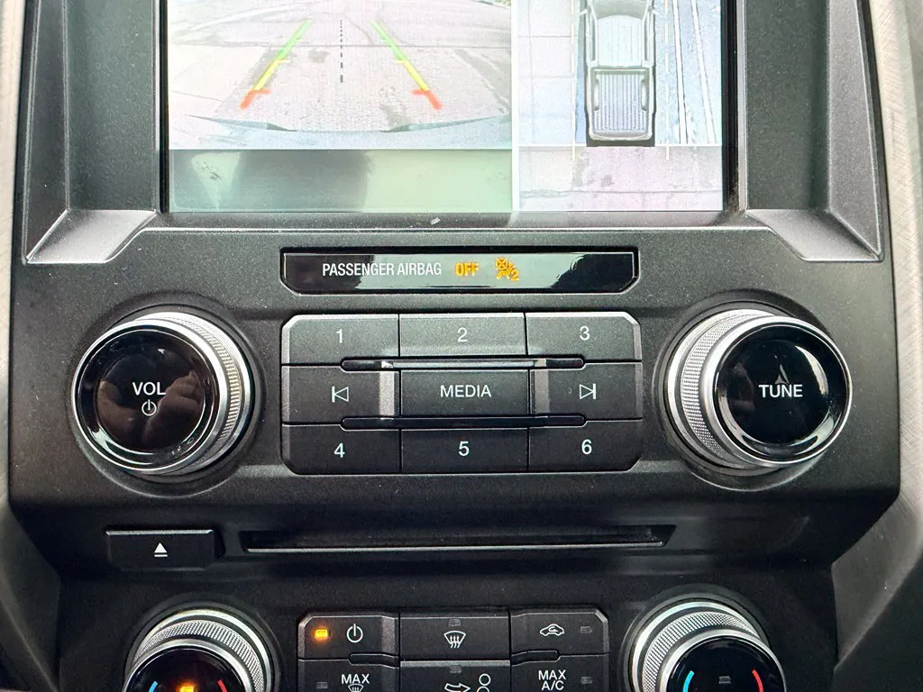 Ford F-150 photo 18