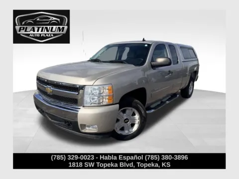 Silver 2007 Chevrolet Silverado 1500 LT for sale in Topeka, KS
