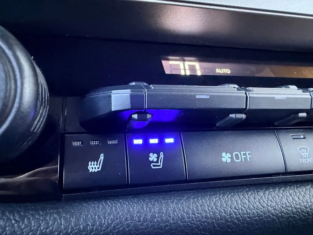 Toyota Tundra photo 21