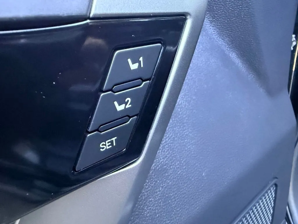 Toyota Tundra photo 38