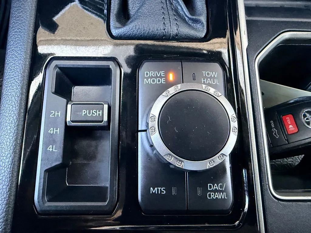 Toyota Tundra photo 24