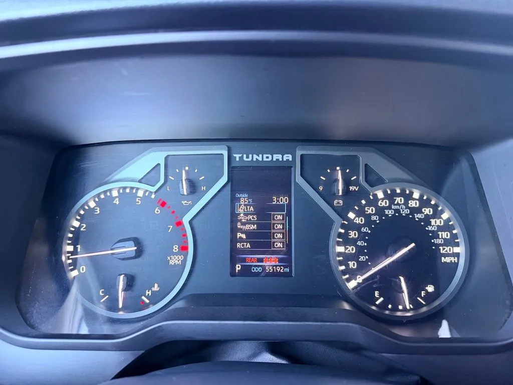 Toyota Tundra photo 12