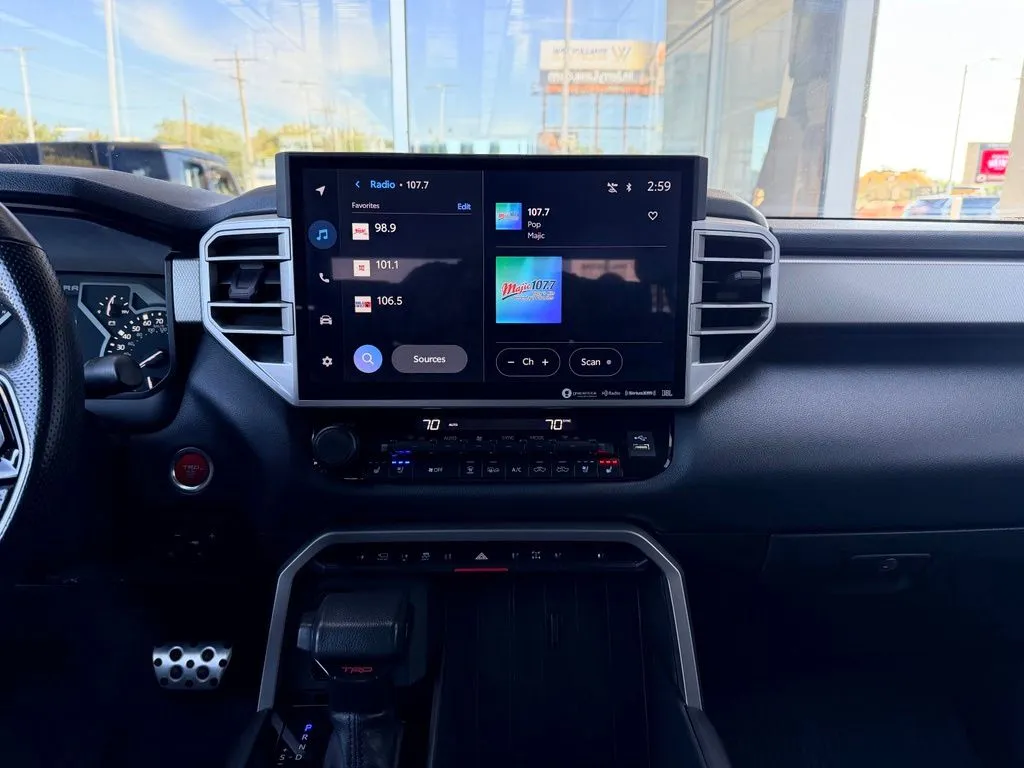 Toyota Tundra photo 14