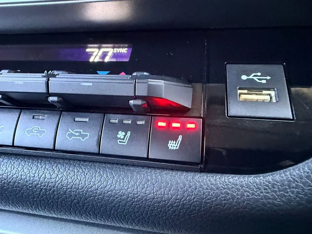 Toyota Tundra photo 22