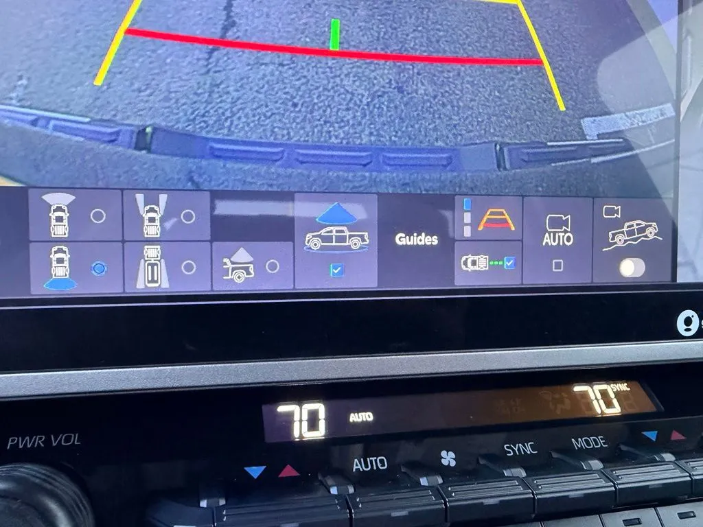 Toyota Tundra photo 18