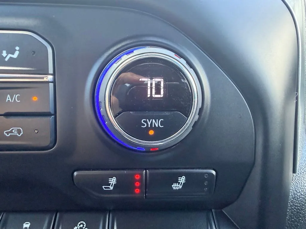 Chevrolet Silverado photo 19