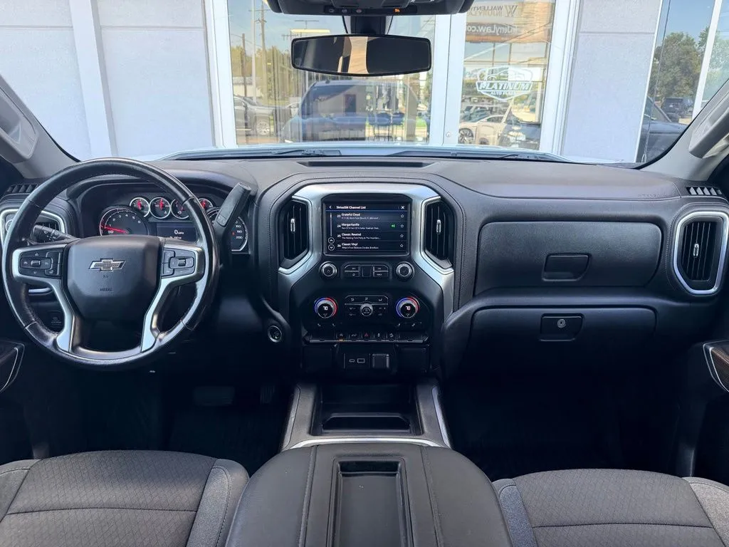 Chevrolet Silverado photo 6