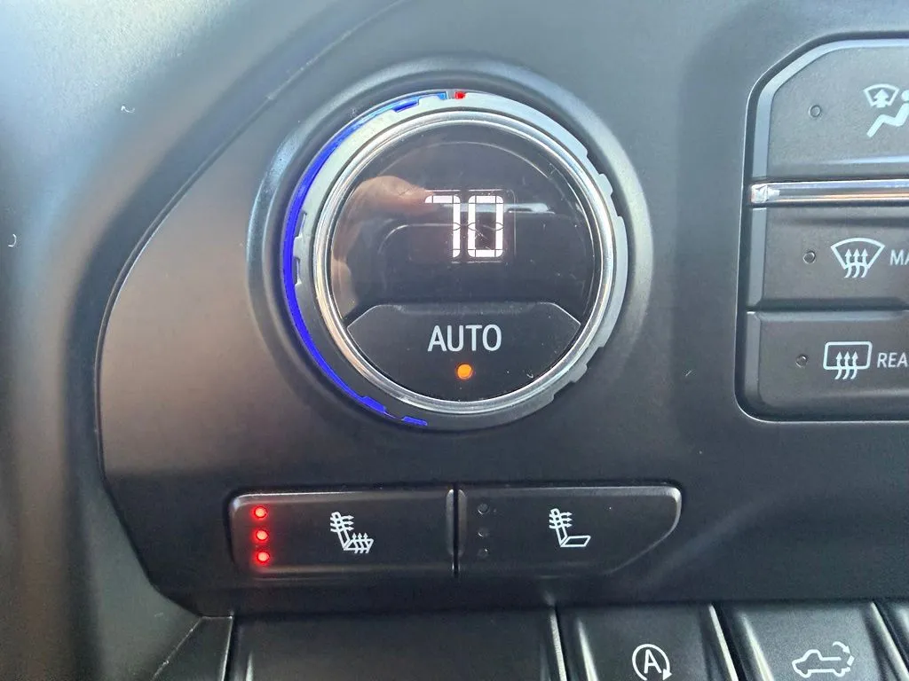Chevrolet Silverado photo 18