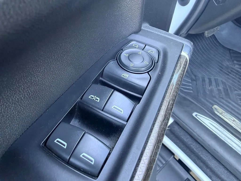 Chevrolet Silverado photo 31