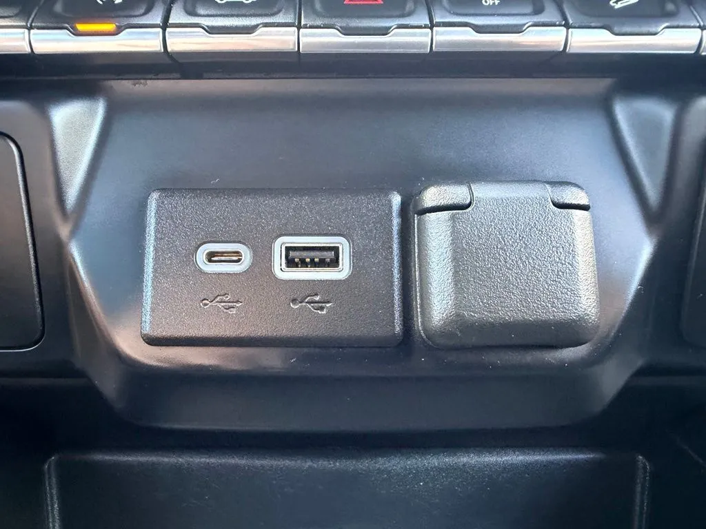 Chevrolet Silverado photo 21