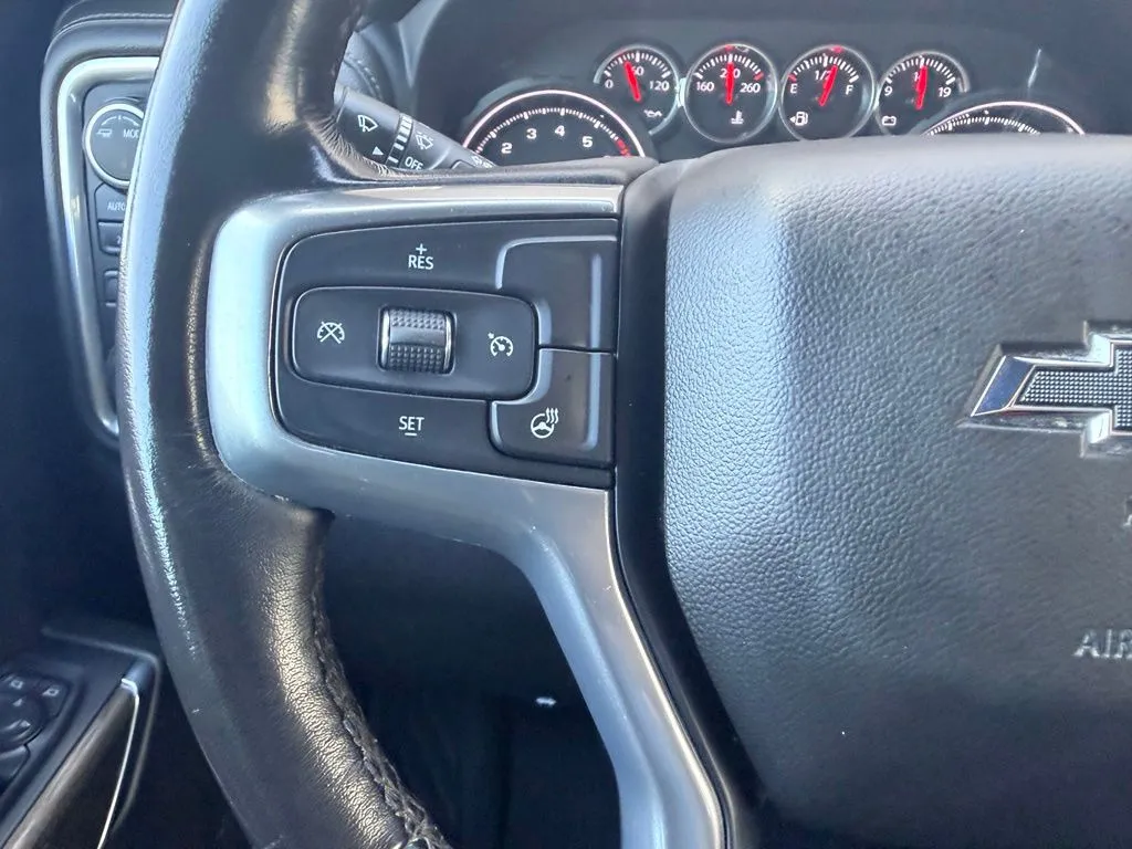 Chevrolet Silverado photo 9