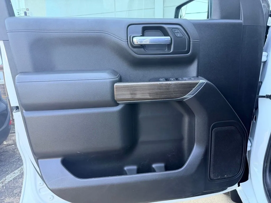 Chevrolet Silverado photo 30
