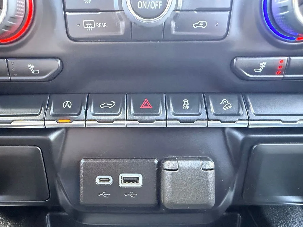Chevrolet Silverado photo 20