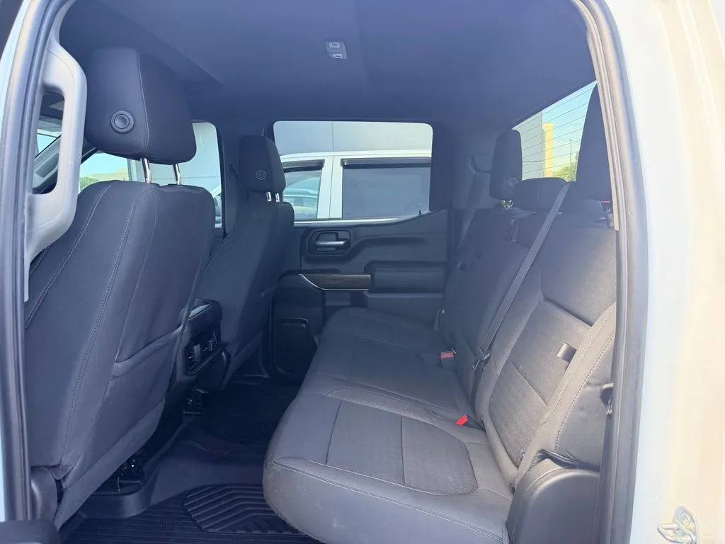 Chevrolet Silverado photo 39