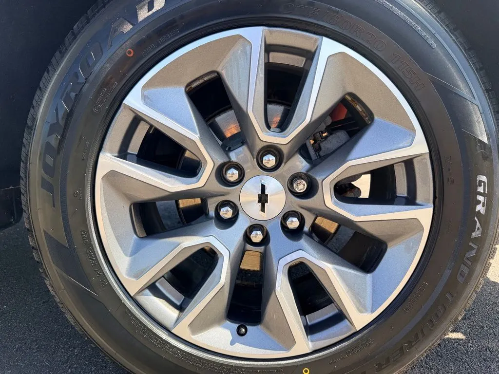 Chevrolet Silverado photo 24
