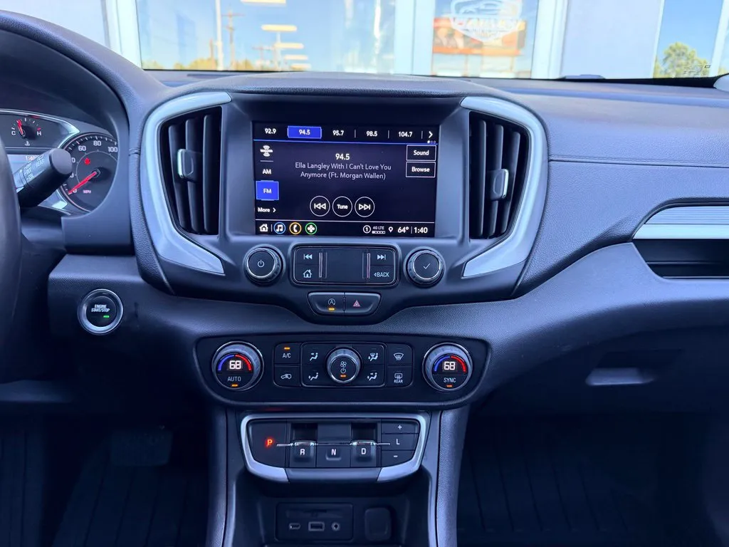 GMC Terrain photo 13