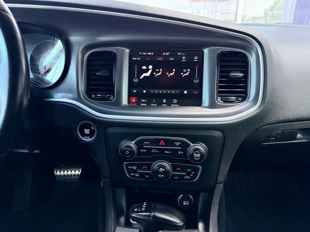 Dodge Charger photo 13