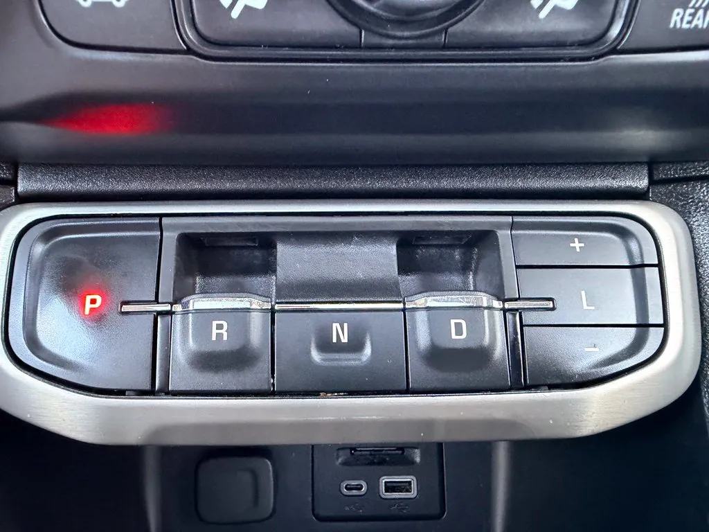 GMC Acadia photo 23