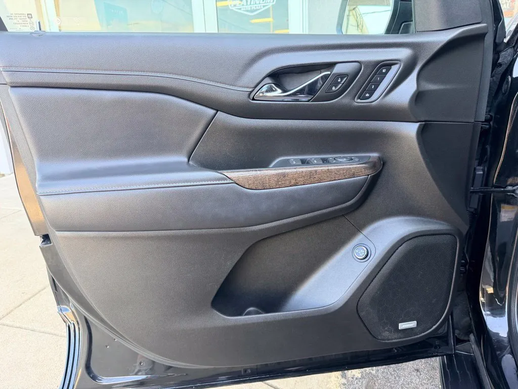 GMC Acadia photo 38