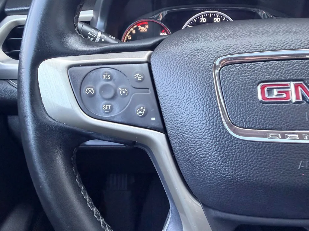 GMC Acadia photo 9