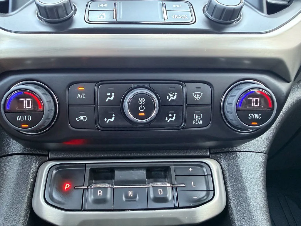 GMC Acadia photo 19