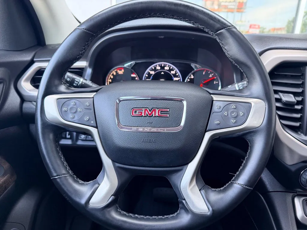 GMC Acadia photo 7