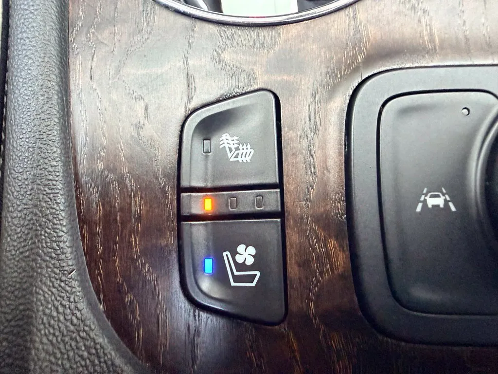 GMC Acadia photo 26