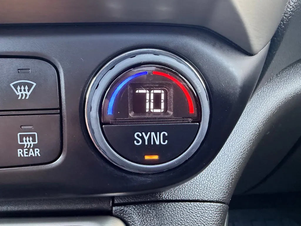 GMC Acadia photo 21