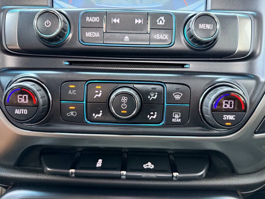 Chevrolet Silverado photo 19