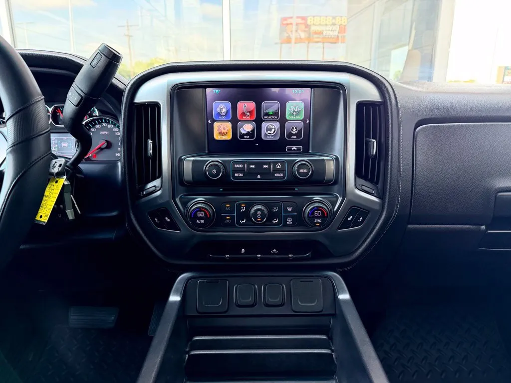 Chevrolet Silverado photo 14