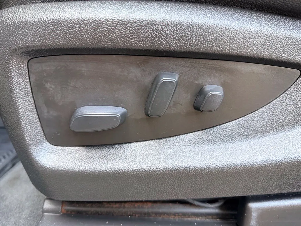 Chevrolet Silverado photo 37