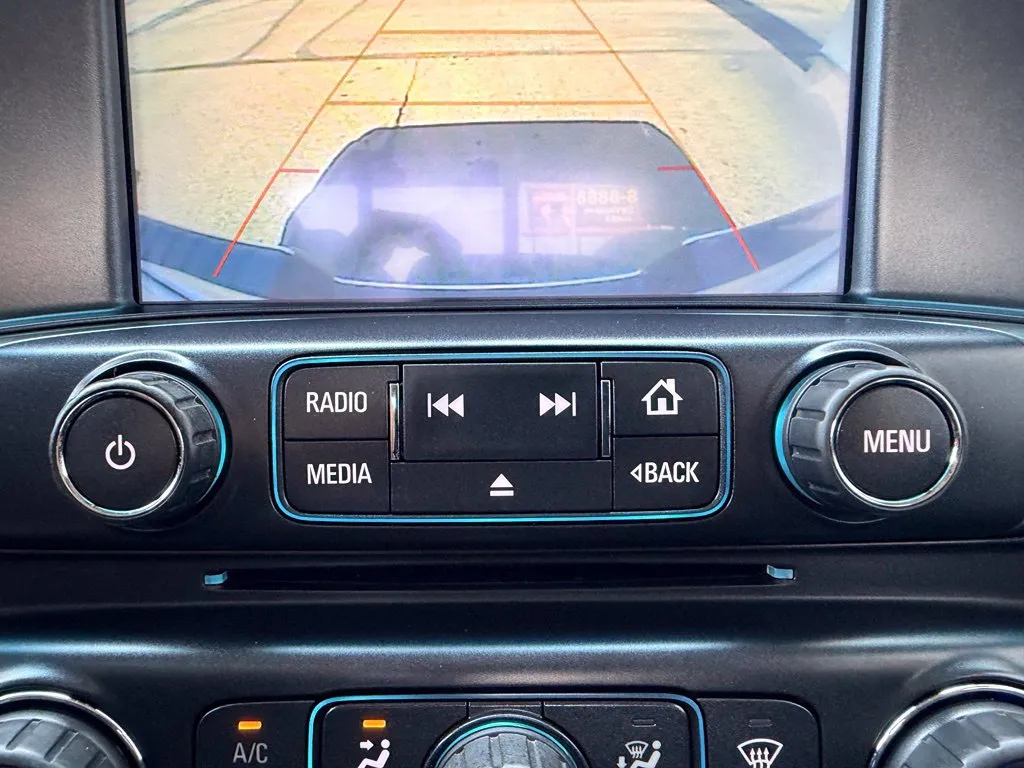 Chevrolet Silverado photo 18