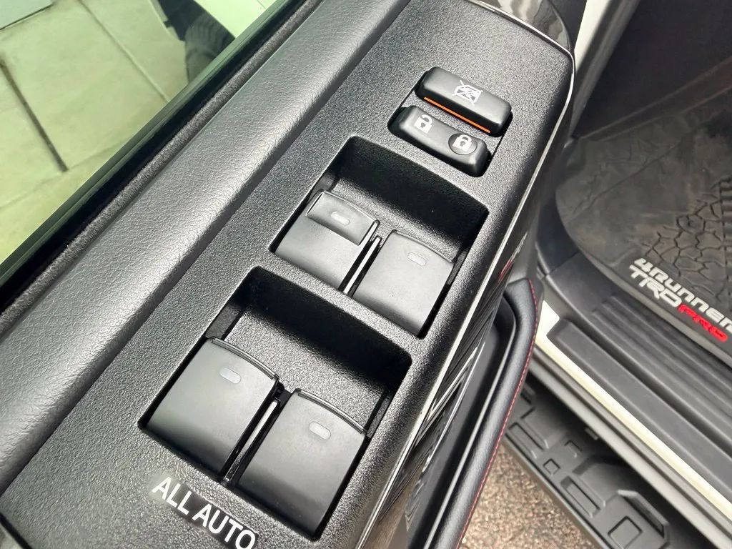 Toyota 4Runner photo 38