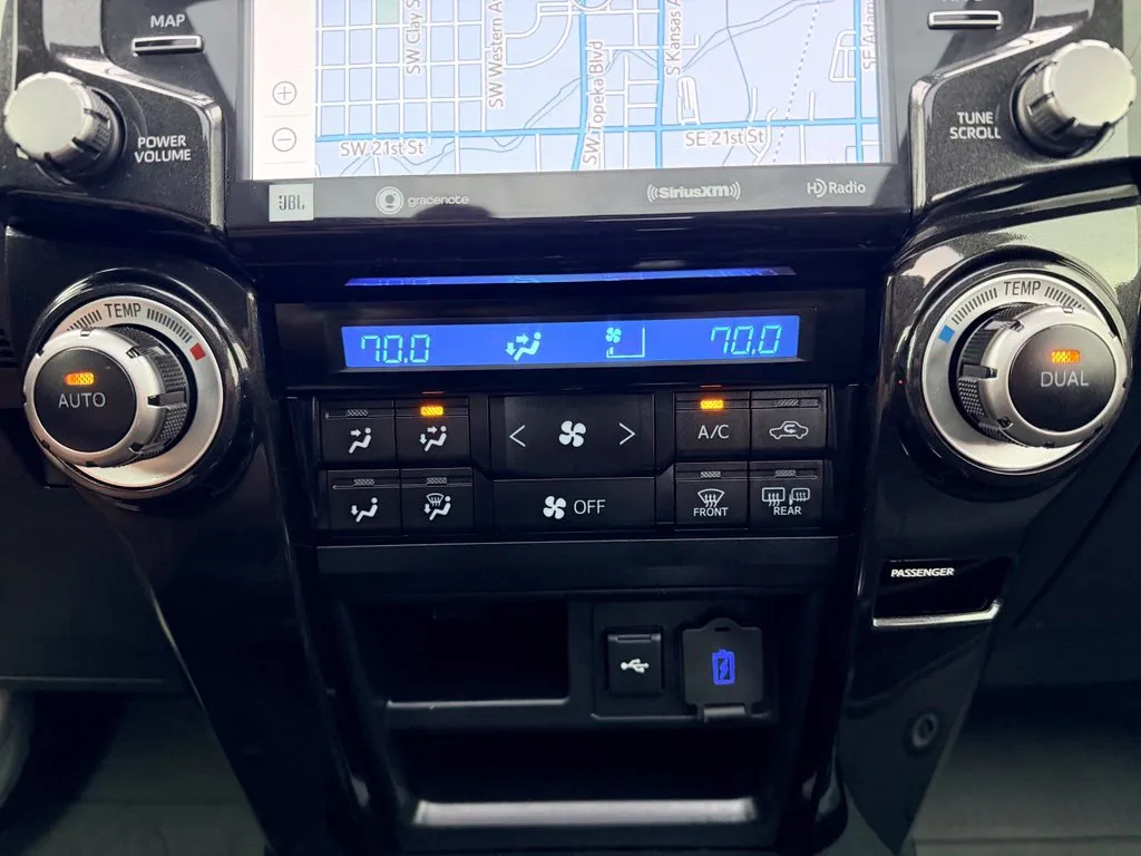 Toyota 4Runner photo 19
