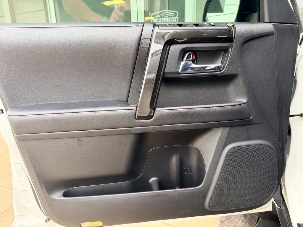 Toyota 4Runner photo 36
