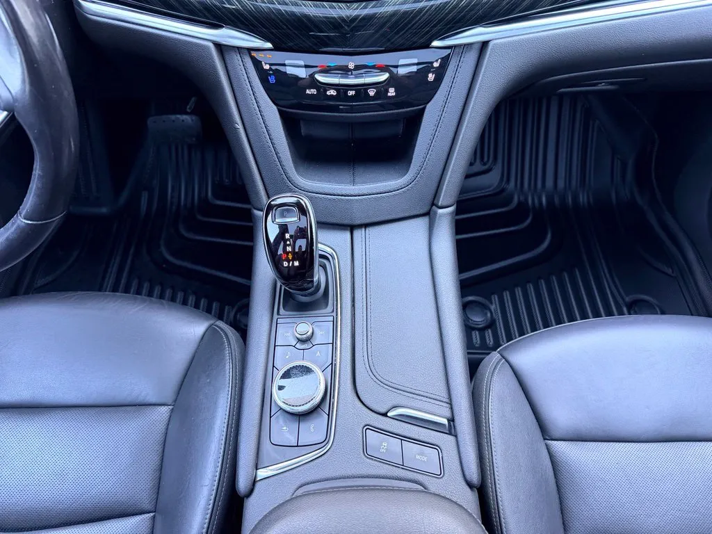 Cadillac XT6 photo 51