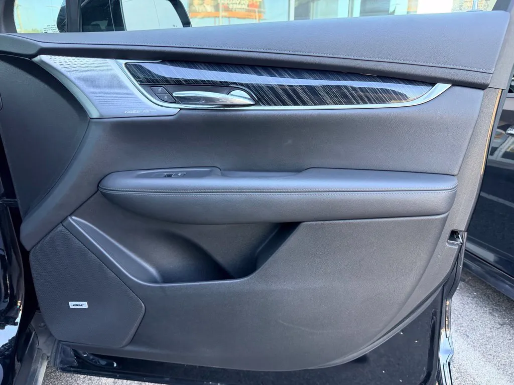 Cadillac XT6 photo 43