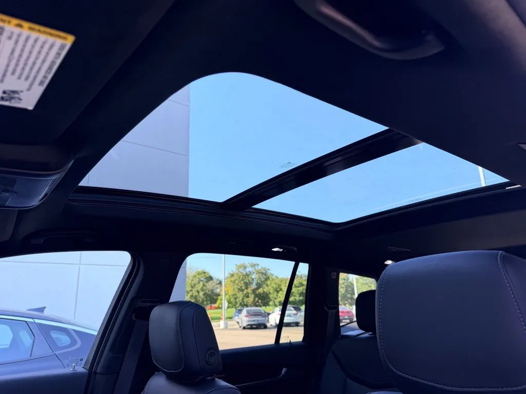 Cadillac XT6 photo 22
