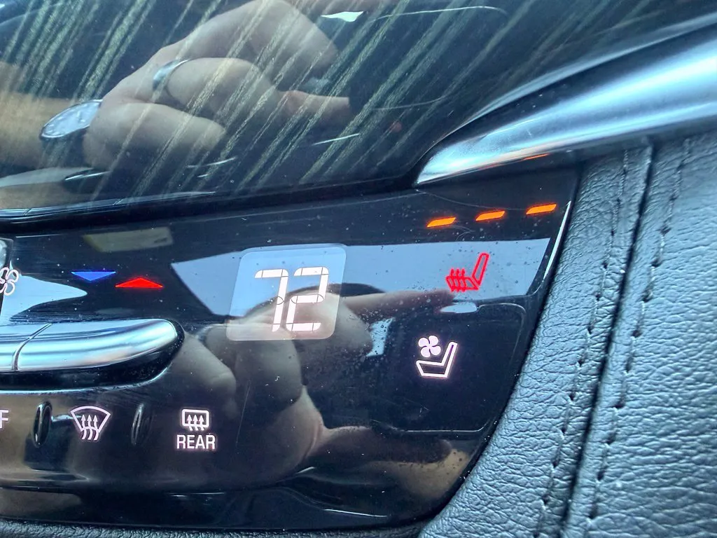Cadillac XT6 photo 21