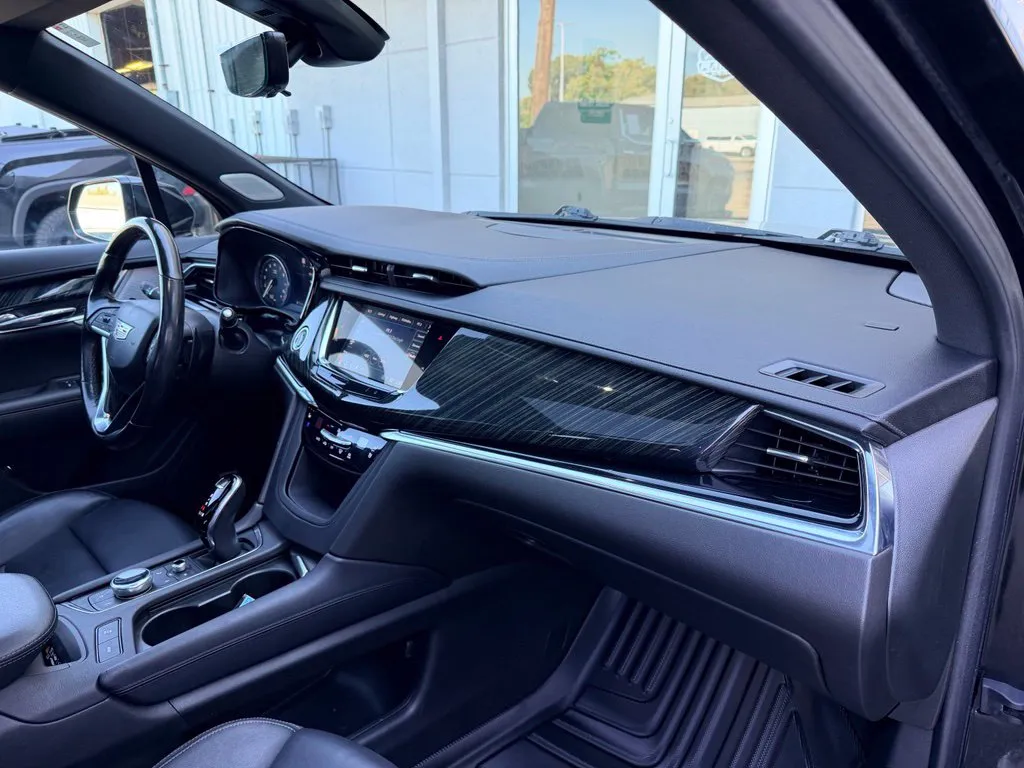 Cadillac XT6 photo 45