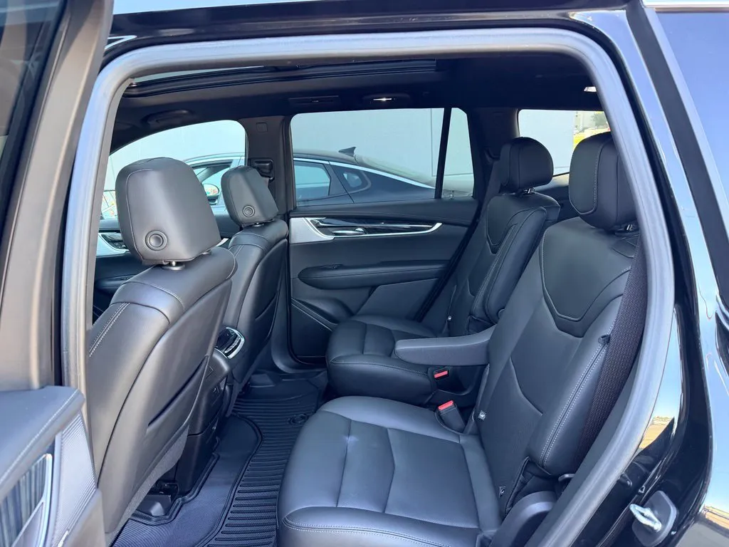 Cadillac XT6 photo 49
