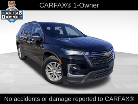 Photos of 2023 Chevrolet Traverse LT for sale in Topeka, KS at Platinum Auto Plaza
