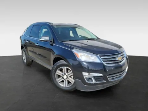 Photos of 2017 Chevrolet Traverse LT for sale in Topeka, KS at Platinum Auto Plaza