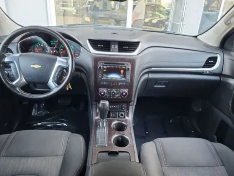 More photos of 2017 Chevrolet Traverse LT at Platinum Auto Plaza, KS