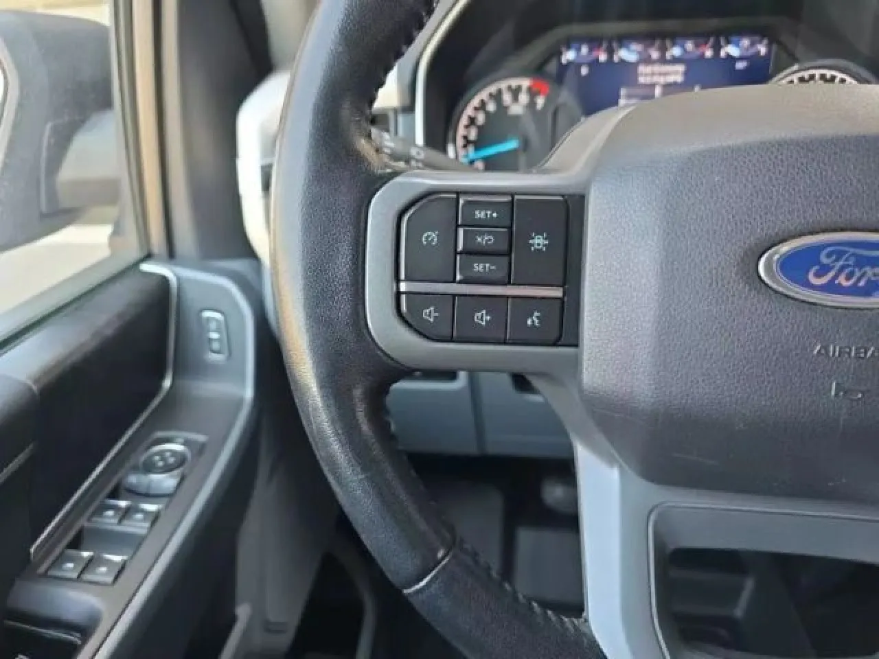 2021 Ford F-150 XLT photo 3
