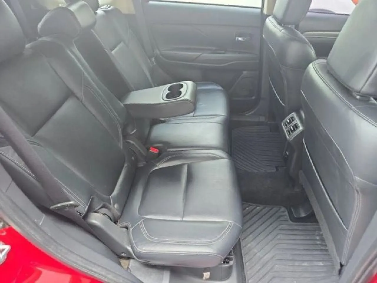 2020 Mitsubishi Outlander GT photo 3