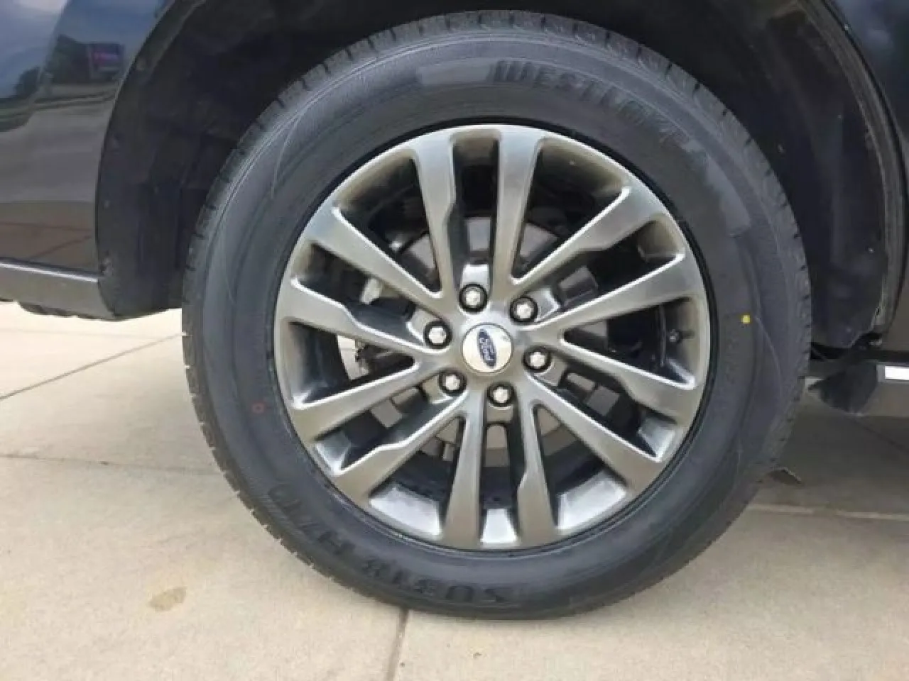2020 Ford Expedition Limited photo 26